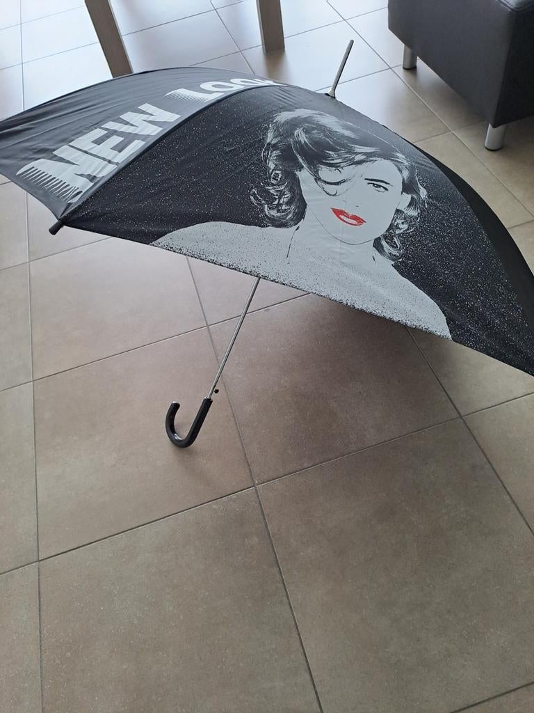 Paraplu Nieuw, Ophalen