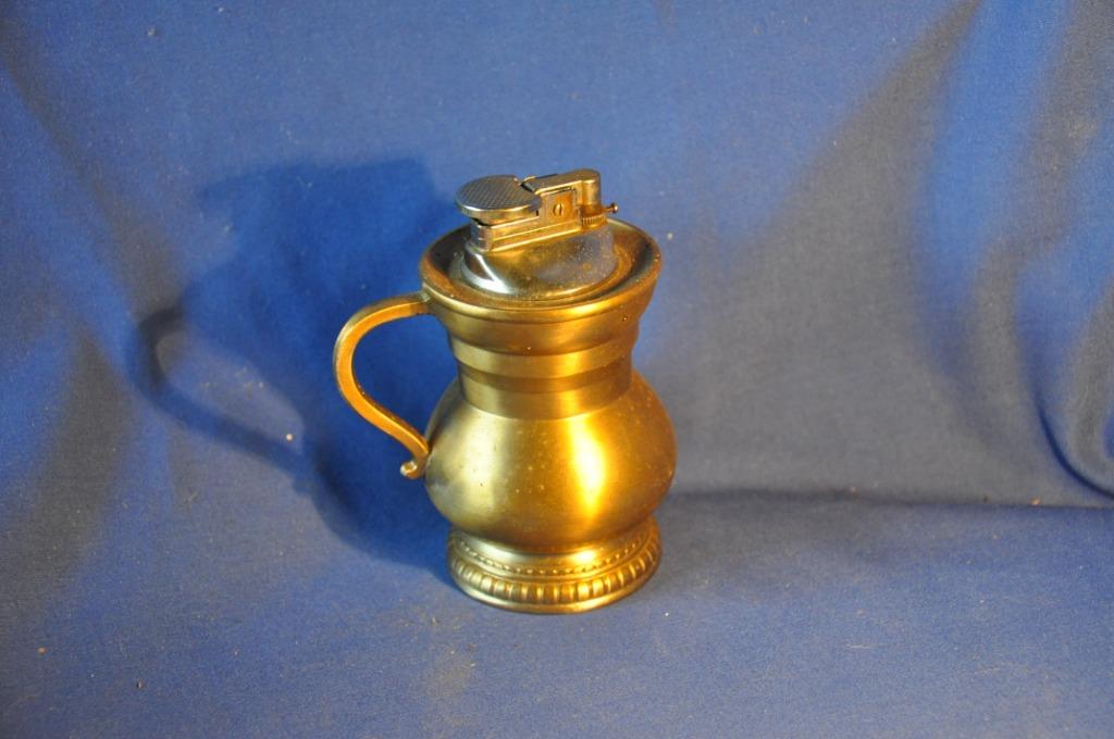 (d)§  briquet de table forme pichet doré (6), Collections, Enlèvement ou Envoi, Utilisé, Briquet