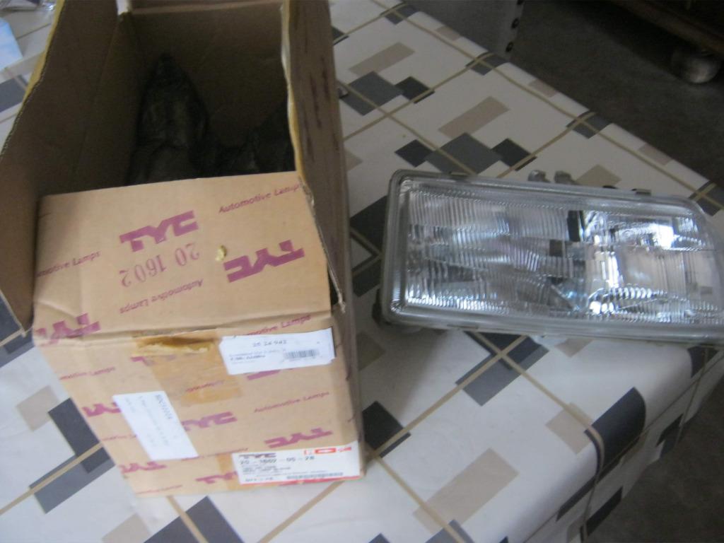 2 koplamp links  rechts  nieuwe staat HONDA CIVIC, Auto-onderdelen, Ophalen of Verzenden, Nieuw, Honda