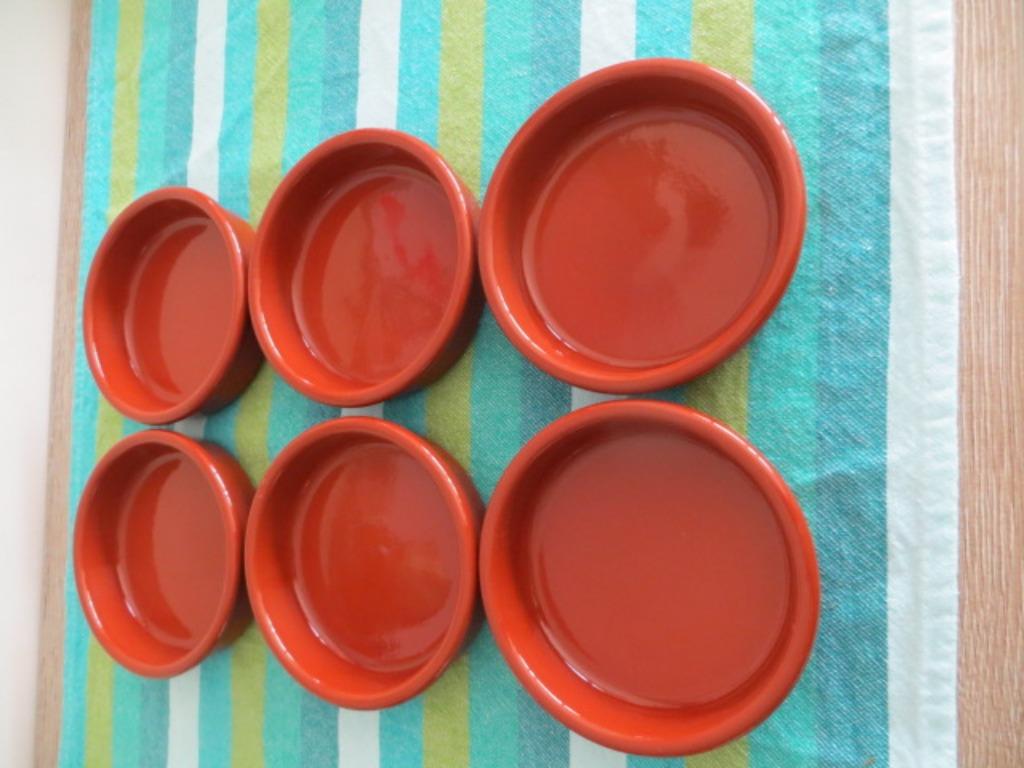 6 bruine, ronde schaaltjes - aardewerk - kommetje, Ophalen of Verzenden, Zo goed als nieuw, Aardewerk, Kom(men)