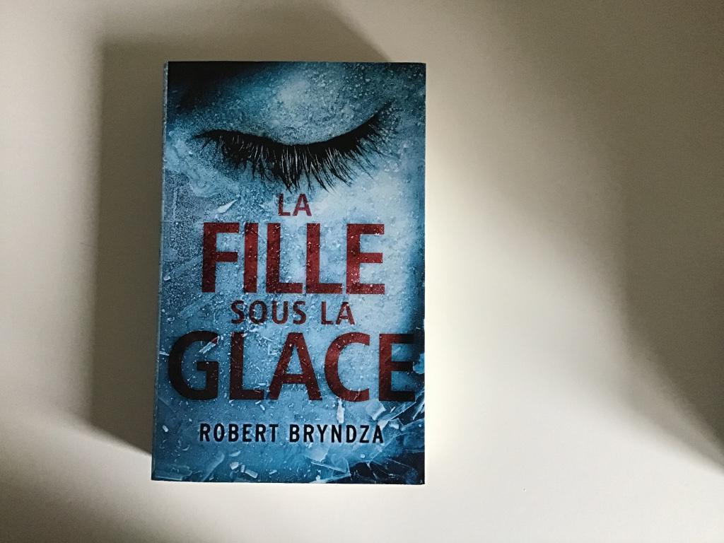 La fille sous la glace, Enlèvement, Comme neuf