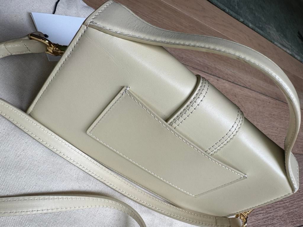 Jacquemus le grand bambino, kleur-ivory, Handtassen en Accessoires, Ophalen, Nieuw, Wit, Handtas