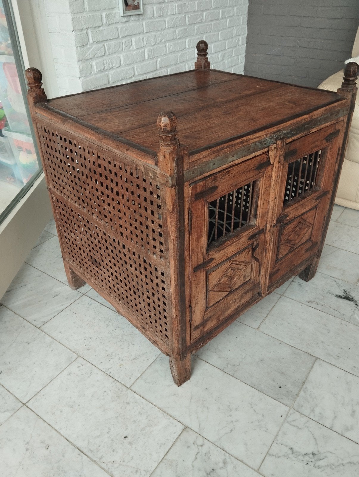 Antique south east Asian cupboard, Huis en Inrichting, Ophalen, Gebruikt