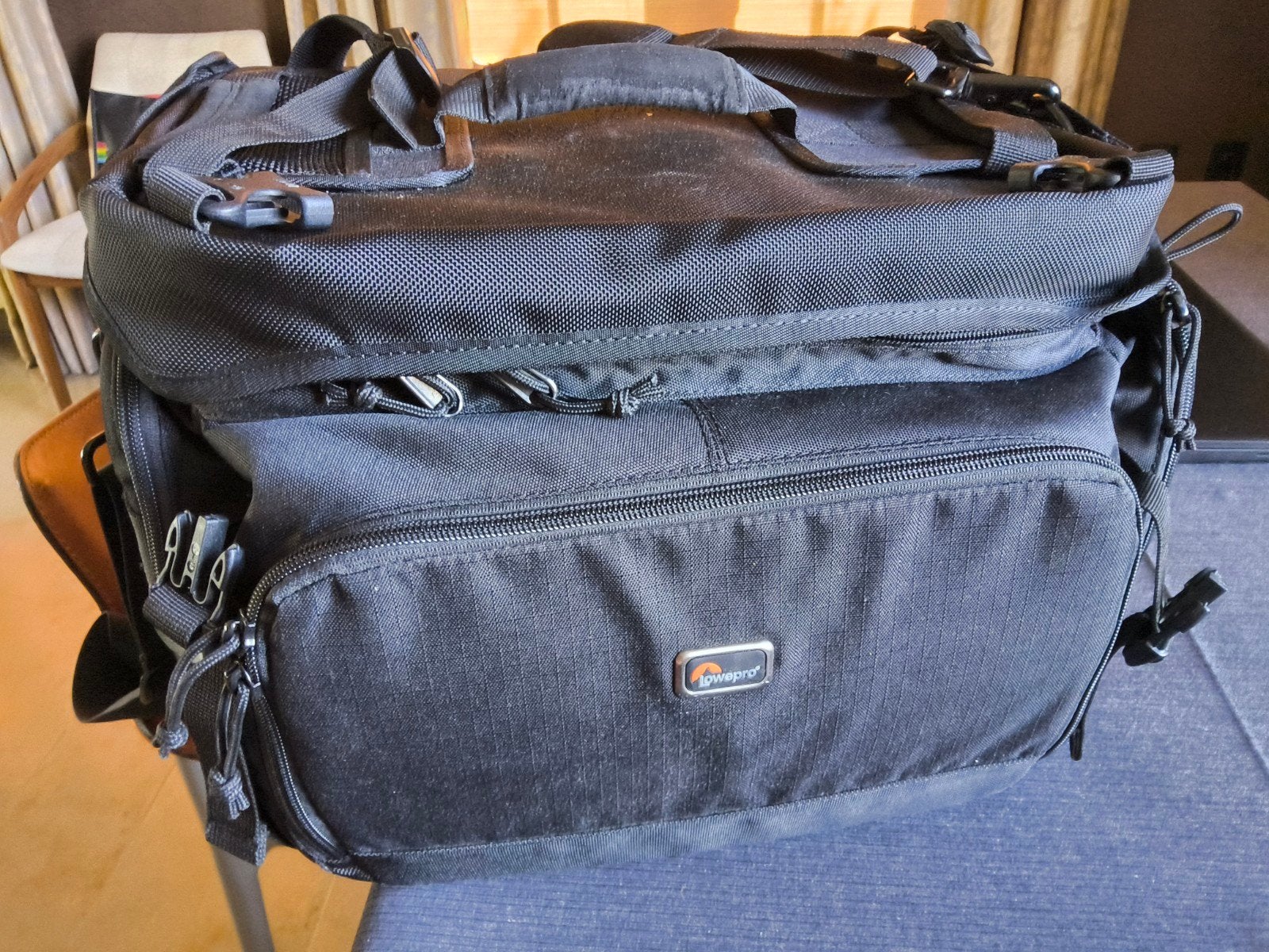 Lowepro Magnum 400 AW cameratas, Audio, Tv en Foto, Foto | Cameratassen, Gevoerd, Lowepro, Ophalen of Verzenden, Zwart