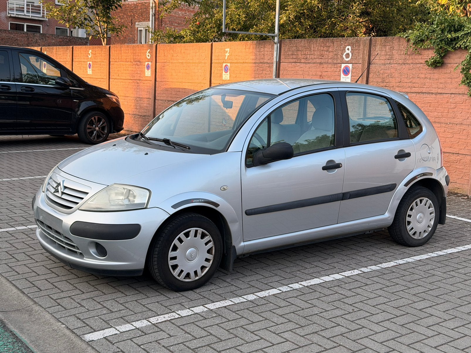 Citroën C3 1.1 Essence — 2005 — 102.000 km, 1124 cm³, Argent ou Gris, Achat, Noir