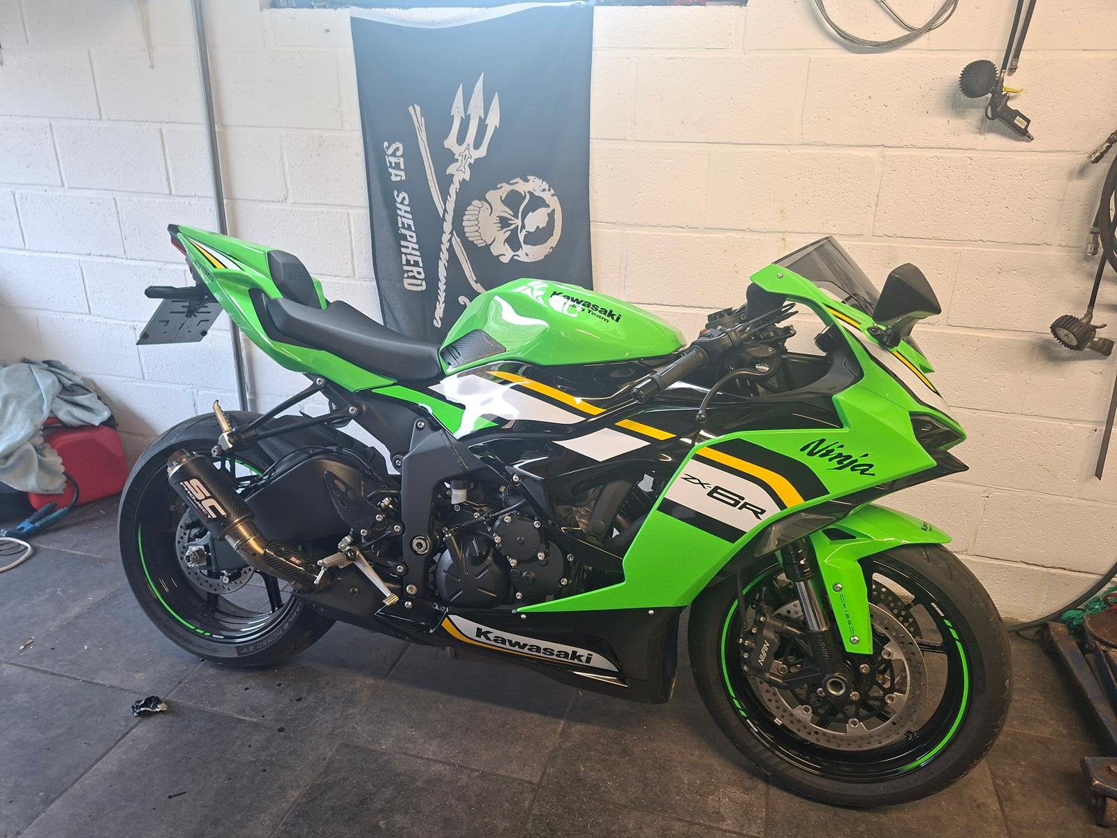 Kawasaki zx6r, Particulier