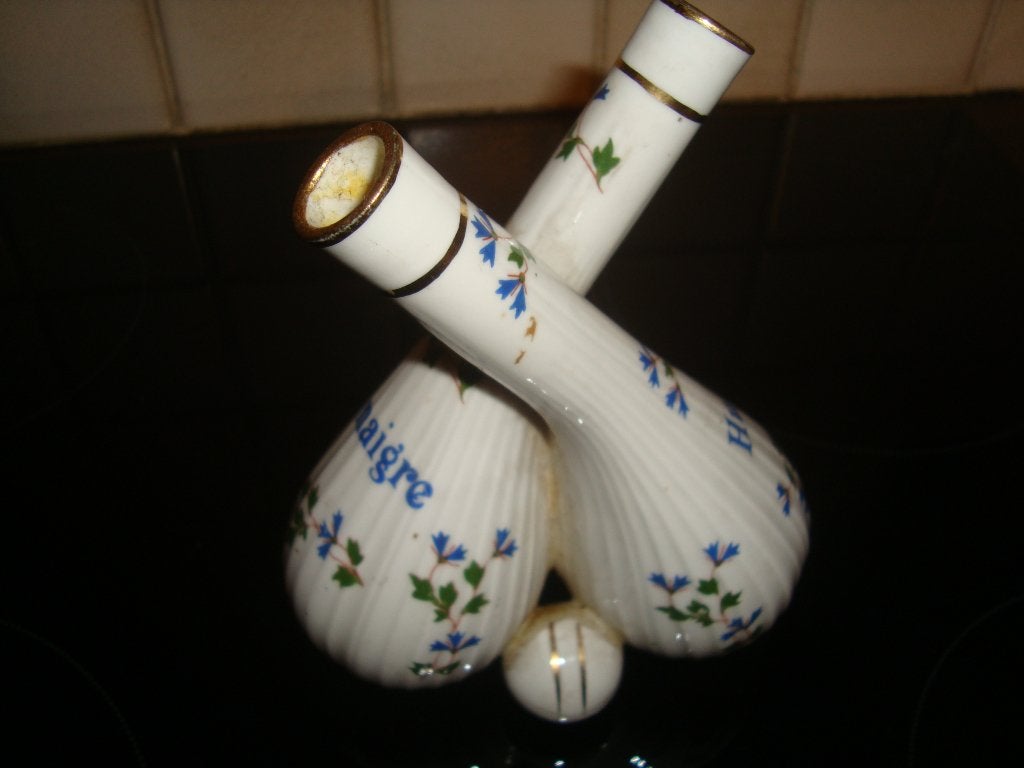 Porseleinen olie-en azijnstel., Ophalen