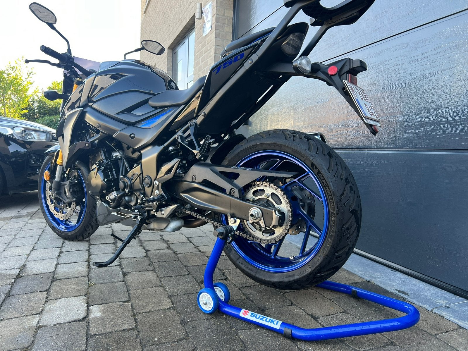 Perfect dealer onderhouden GSX S750, Ophalen