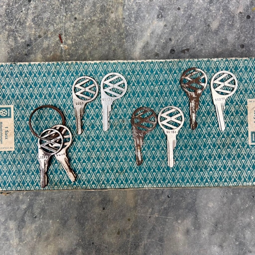 Origineel paar VW Kever SG-sleutels (1954-1959), Auto diversen, Ophalen of Verzenden