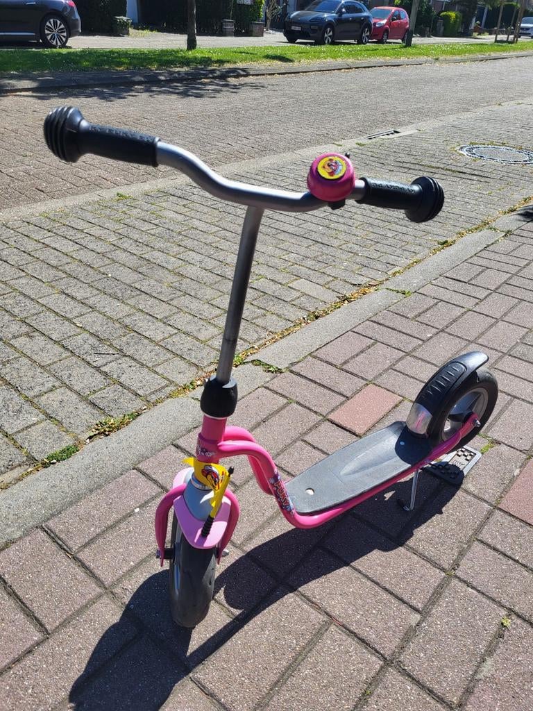 Trotinette Puky rose en excellent état, Enlèvement