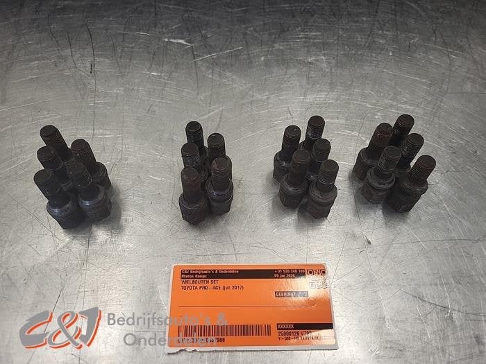 Kit boulons de roue d'un Toyota Pro-Ace, -, 3 mois de garantie, Toyota, Utilisé