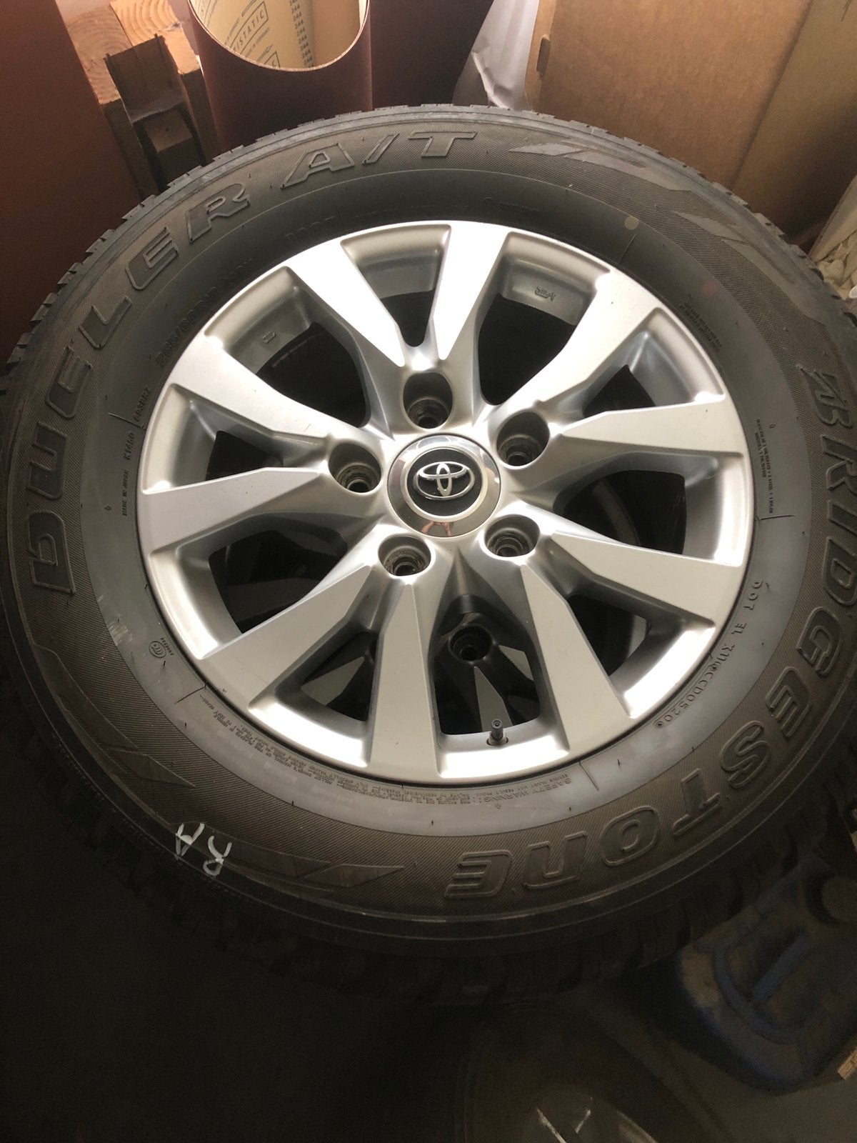 Banden Toyota land cruiser 200, Auto-onderdelen, Banden en Velgen, Ophalen, Band(en)