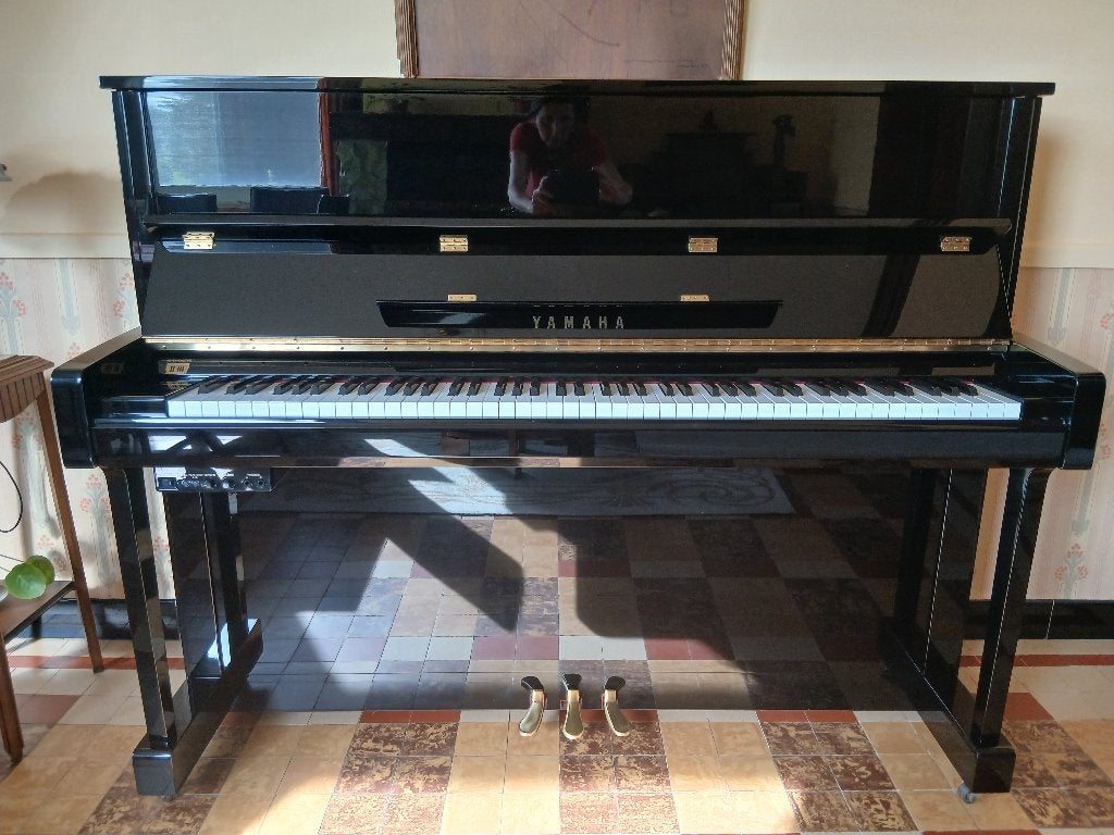 Buffetpiano YAMAHA b3e PE SILENT, Muziek en Instrumenten, Ophalen, Zwart, Piano, Hoogglans