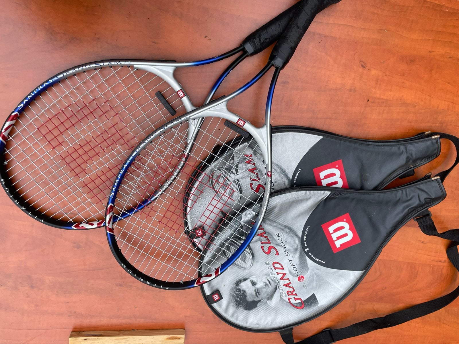 Set van 2 tennisrackets Wilson, maat 3 7/8, goede staat!, Sports & Fitness, Badminton, Enlèvement ou Envoi, Utilisé, Raquette(s)