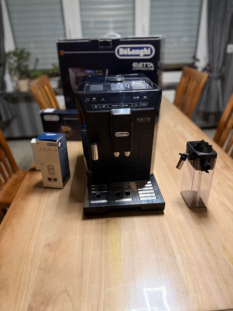 De’Longhi Eletta Cappuccino ECAM44.660.B, Elektronische apparatuur, Koffiezetapparaten, Zo goed als nieuw, Koffiemachine, Ophalen