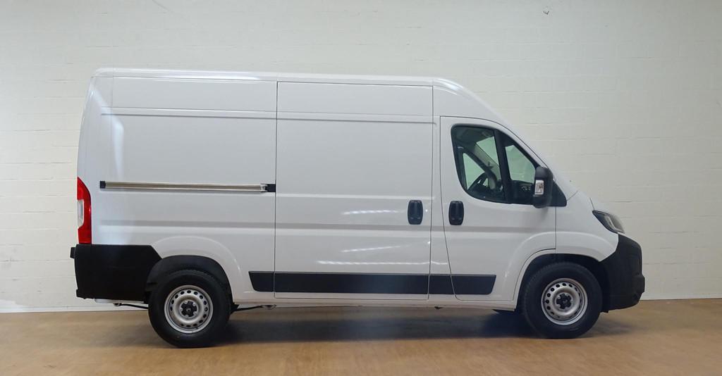 Citroën Jumper 35 L2H2 - 2.2 BlueHDi 140 S&S AT, 4 deurs, Stof, Zwart, 4 cilinders