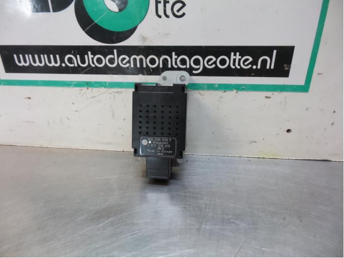 Antenne amplificateur d'un Volkswagen Golf (Golf 04-), Autos : Pièces & Accessoires, Électronique & Câbles, Volkswagen, Utilisé