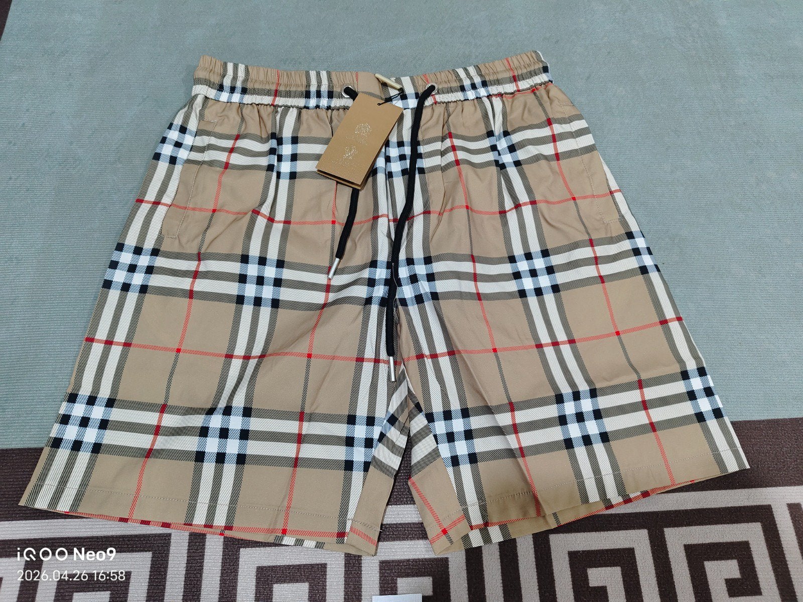 Burberry shorts, Ophalen of Verzenden, Maat 48/50 (M), Beige, Zwemshort