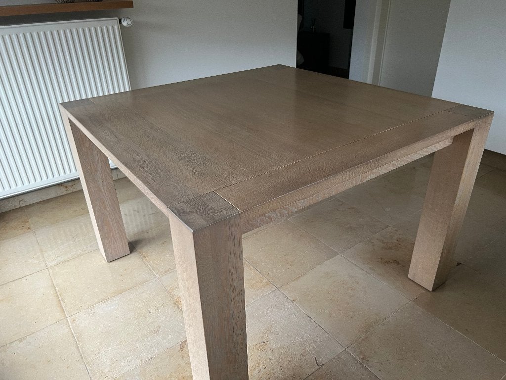 Eettafel van het bekende Belgische kwaliteitsmerk Demuynck, Huis en Inrichting, Ophalen, Eikenhout, Zo goed als nieuw, Vijf personen of meer