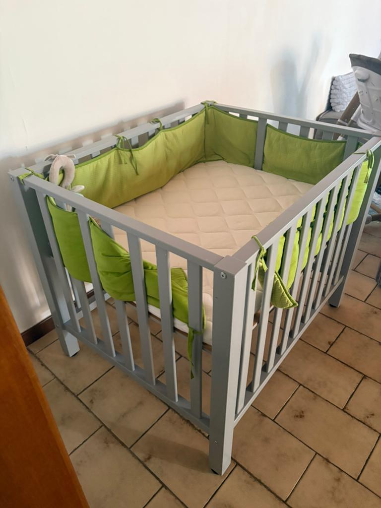 Parc Gris ( 2 hauteur ) avec matelas !, Ophalen, Zo goed als nieuw