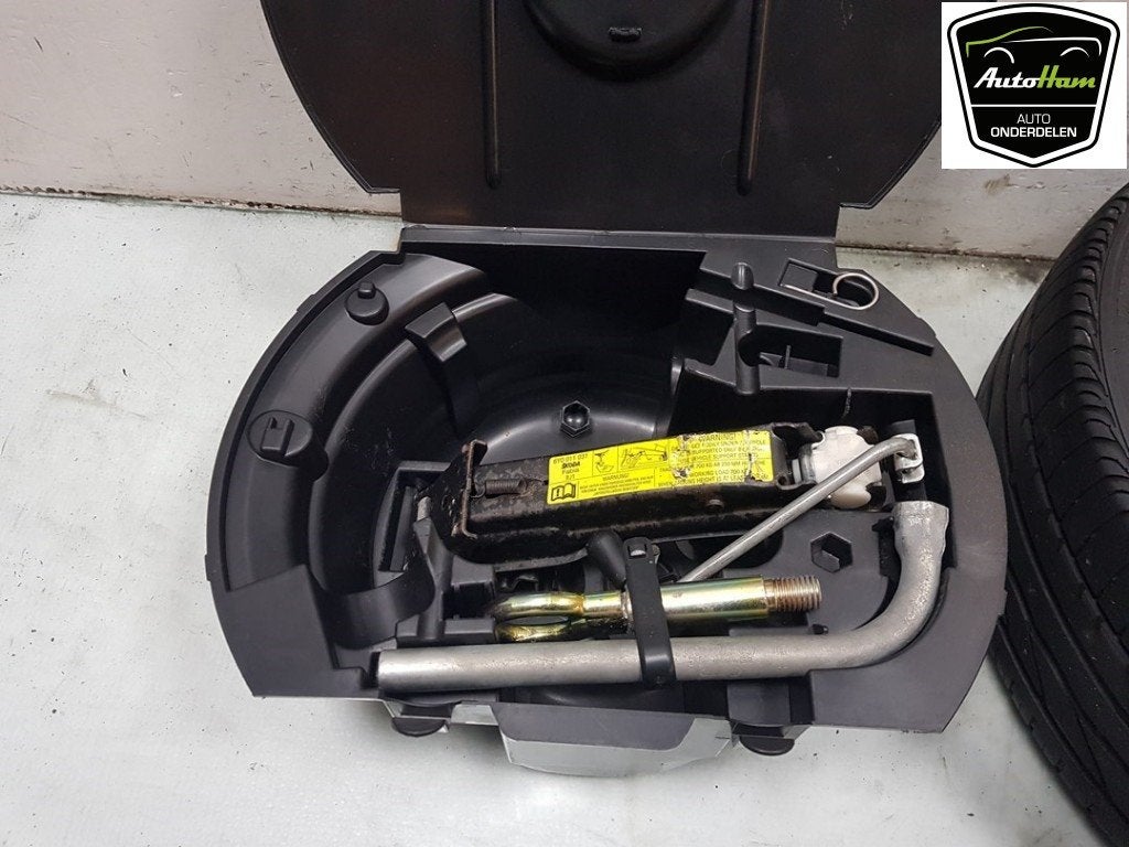 DIVERS Krikset + reservewiel Fabia (6Y2) (|1J0601027R|), Dhr. J. Ham, Administratie@autoham.nl, Utilisé, Skoda
