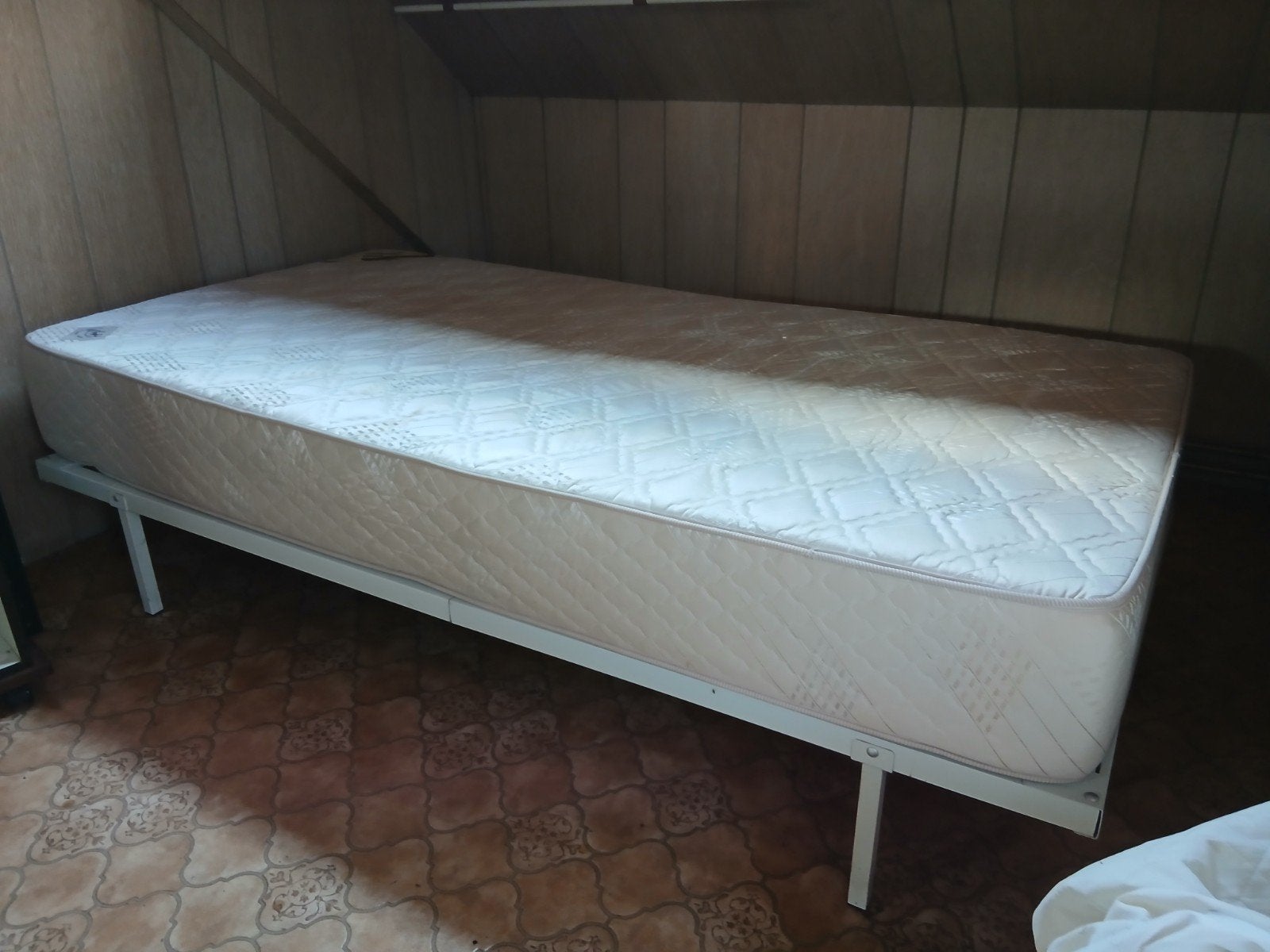 1 pers bed met matras, Ophalen