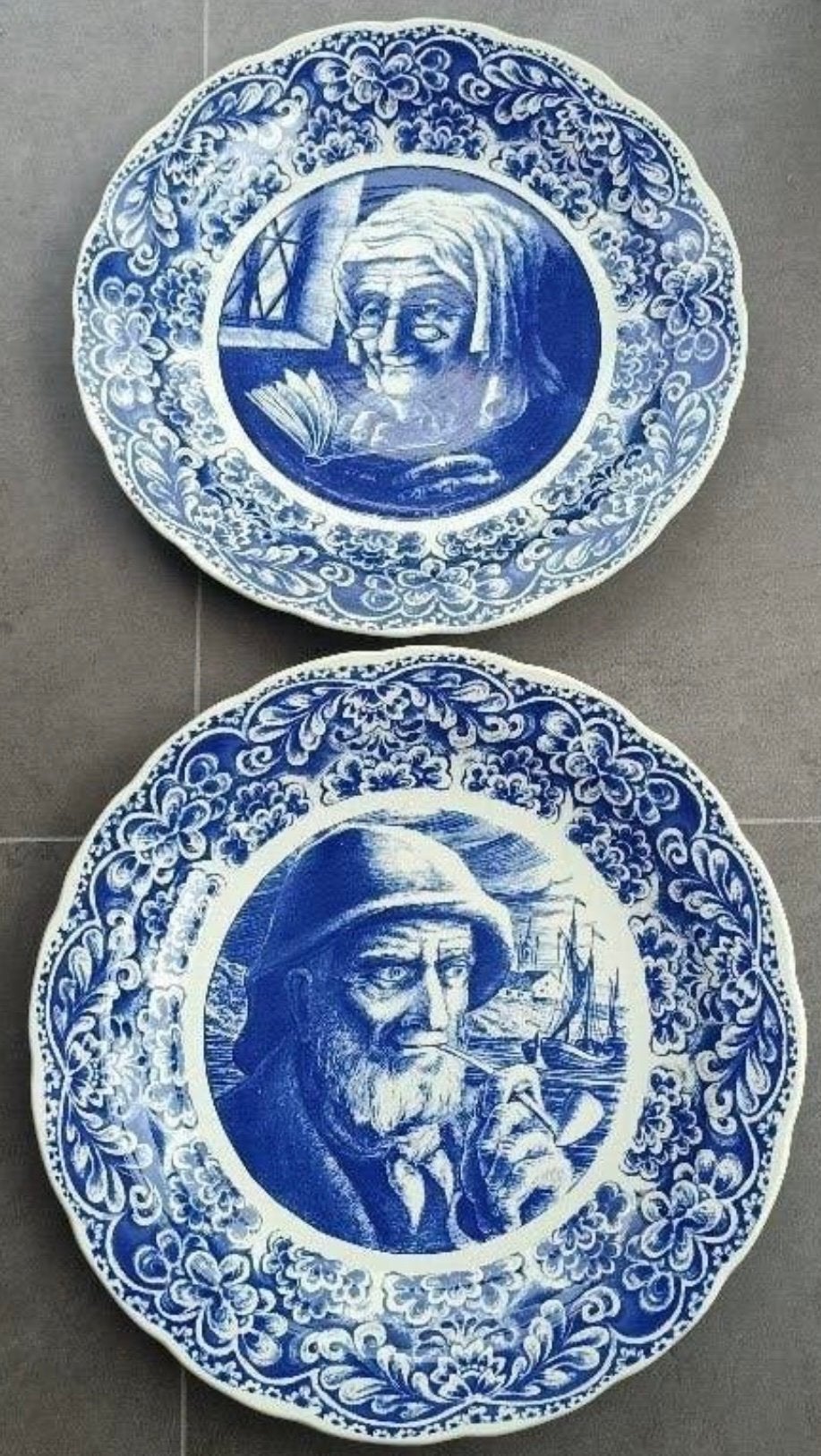 2 borden delft oude vissersman en vrouw, Antiek en Kunst, Ophalen