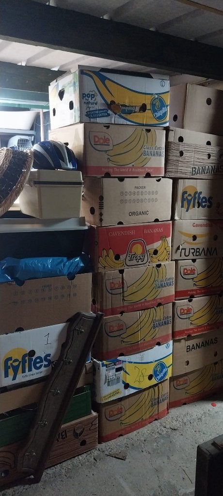 20 bananendozen rommelmarkt spullen + enkele losse spullen, Ophalen, Gebruikt