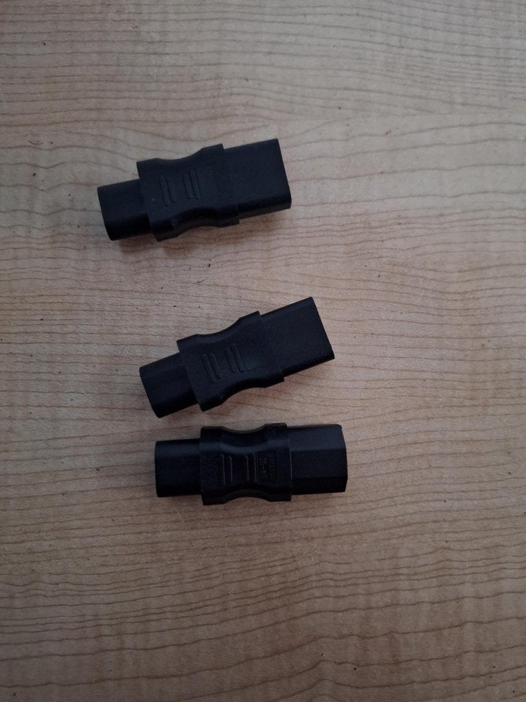 voedingsstekker 3x, Hobby en Vrije tijd, Elektronica-componenten, Ophalen of Verzenden, Nieuw