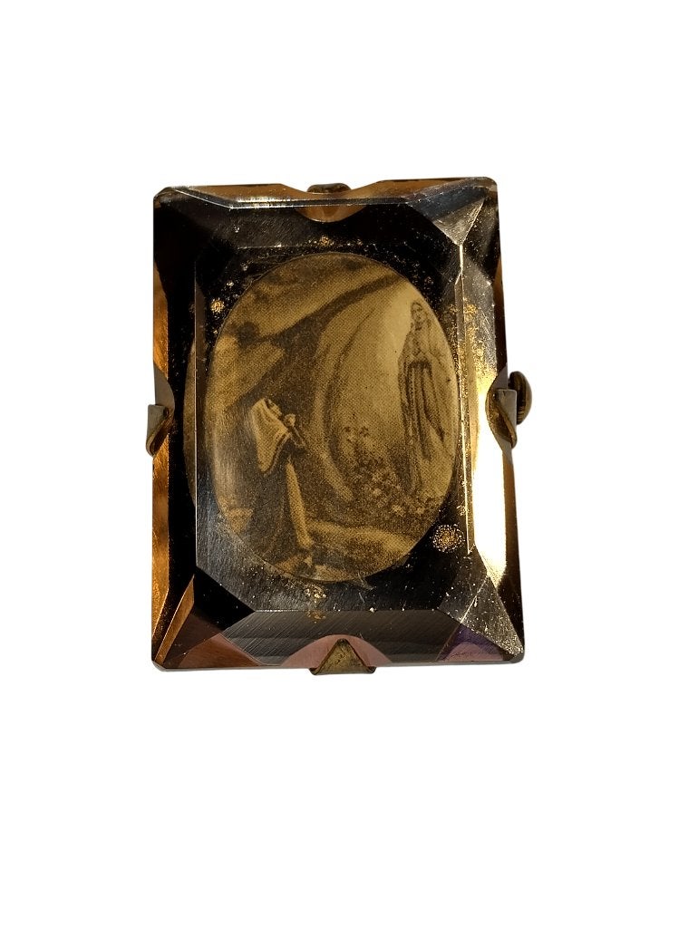 Broche Notre-Dame bakelite 3,2cm x 2,3cm vintage 50, Bijoux, Sacs & Beauté, Enlèvement, Autres matériaux, Broche