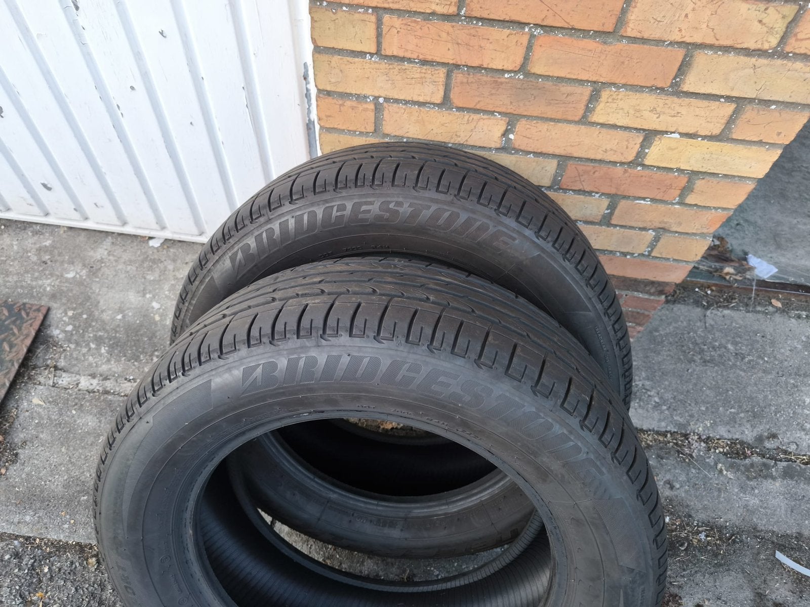 2 bridgestone banden zonder velgen 35/60 R18 103V, Auto-onderdelen, Banden en Velgen, Ophalen, Overige, Gebruikt, 235 mm