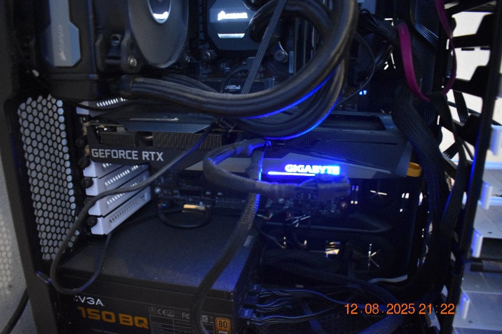 Behuizing: Fractal R5+voeding+DVD-speler+corsair led oolinge, Computers en Software, Computerbehuizingen, Ophalen, Zo goed als nieuw