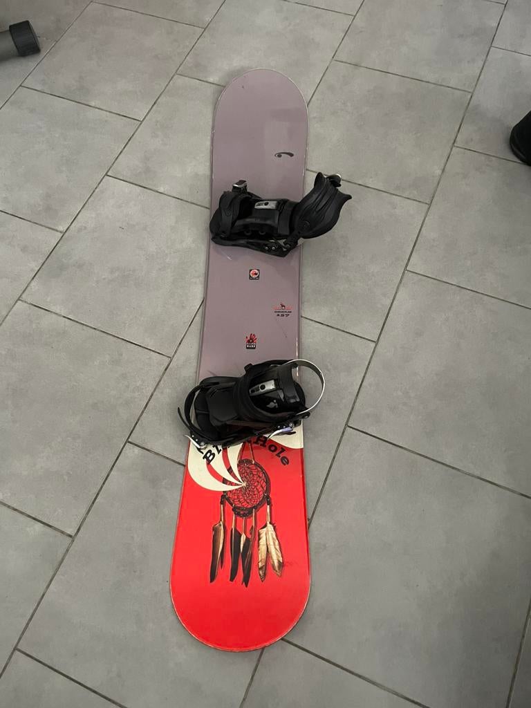 Snowboard blackhole + bottes de neige, Enlèvement, Utilisé, Bottes de neige