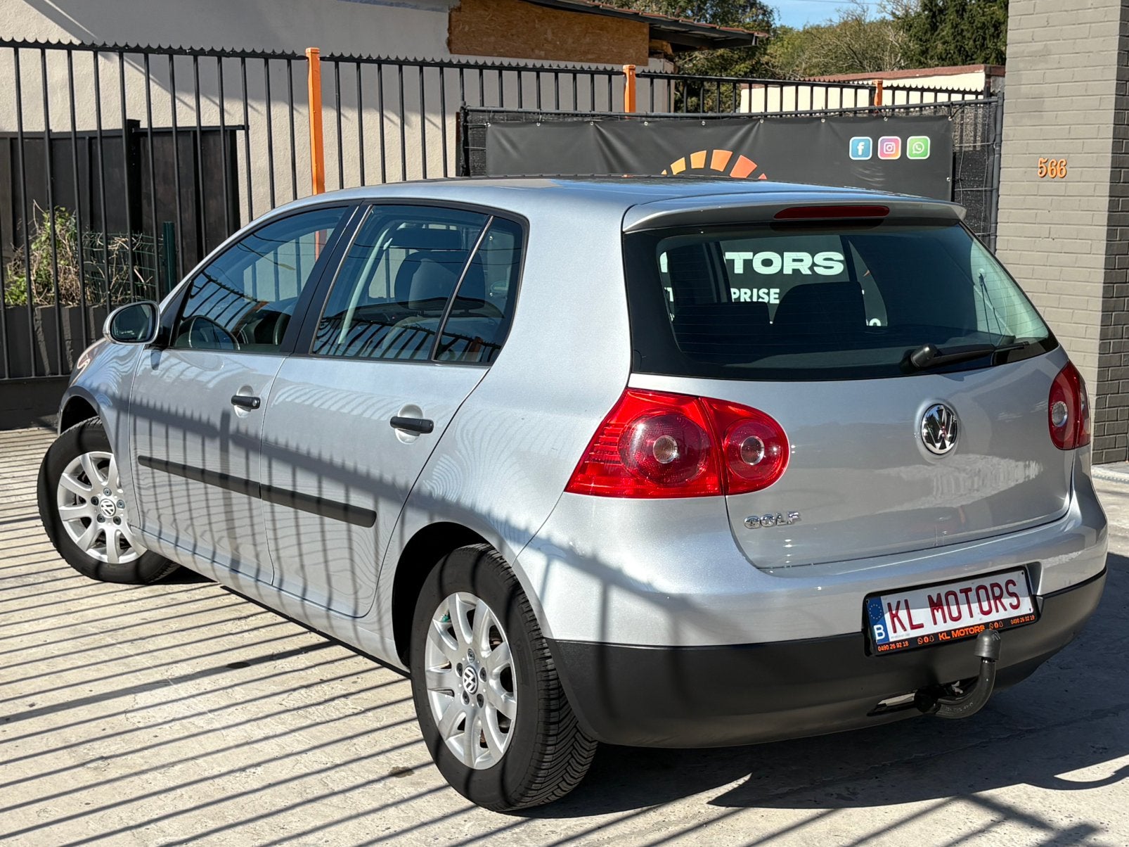 VW GOLF V 1.4i ESSENCE 127 000KM CARPASS CARPLAY CLIM JANTES, Argent ou Gris, Achat, Entreprise, https://public.car-pass.be/vhr/c9bb3fc4-299e-4db6-be99-5097801330ba
