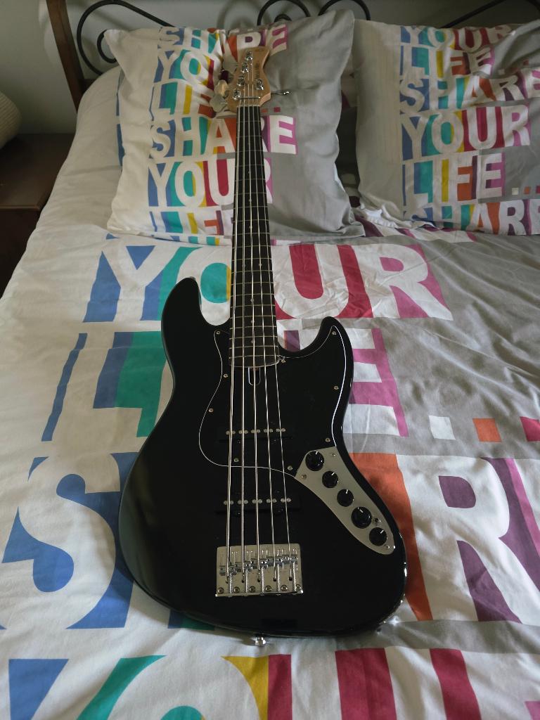 Marcus Miller Jazz Bass V7, Enlèvement, Utilisé, Électrique, 5 cordes