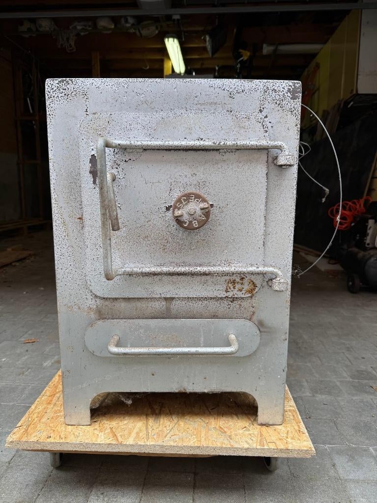 Houtkachel die zorg nodig heeft, of voor atelier, Ophalen, Gebruikt, Houtkachel, Vrijstaand
