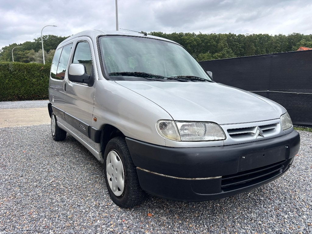 Citroen Berlingo 1.9D 5 places - servo - Att. de remorque, Autos, Euro 2, Argent ou Gris, Achat, 50 kW