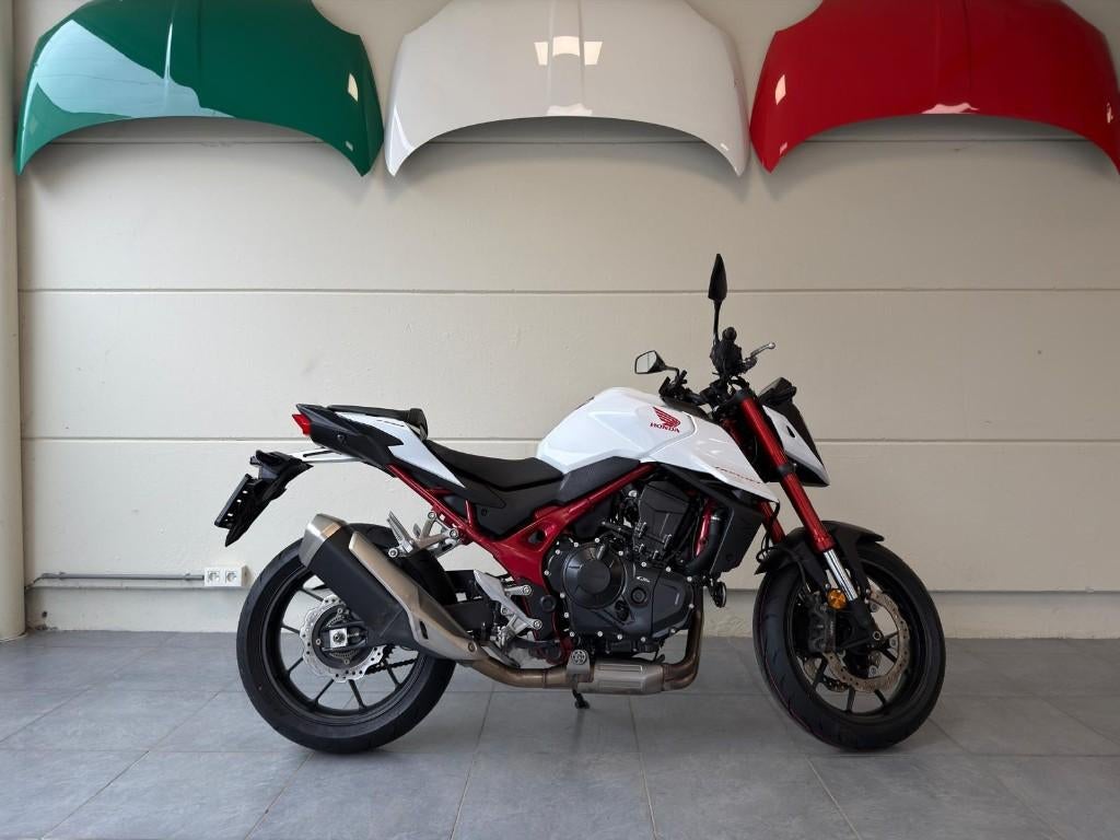 Honda Hornet 750 2023, 750 cm³, Entreprise, Occasion, 2 cylindres