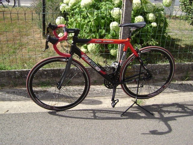 Racefiets Viaggio Top Speed 27 versnellingen rood zwart., Fietsen en Brommers, Fietsen | Racefietsen, 28 inch, Aluminium, Zo goed als nieuw