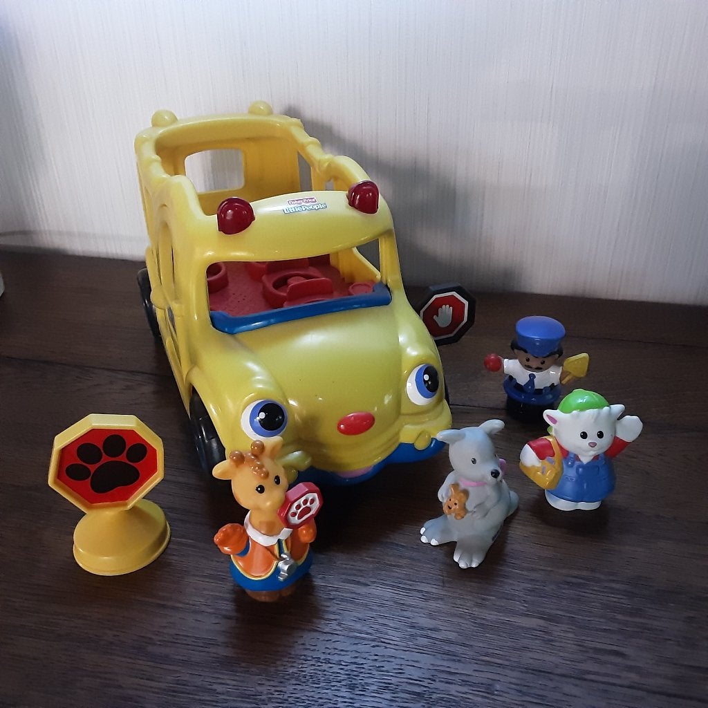 Fisher price grote schoolbus met 5 popjes, Ophalen of Verzenden, Zo goed als nieuw, Met geluid