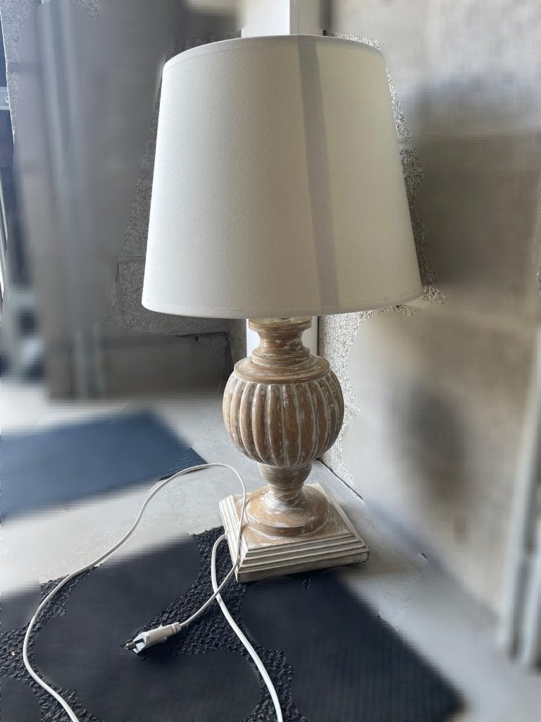 Lampe Maison du monde (chevet ou appoint) patinée/cérusée, Enlèvement