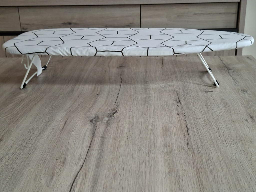 Table et planche à repasser, Enlèvement, Comme neuf