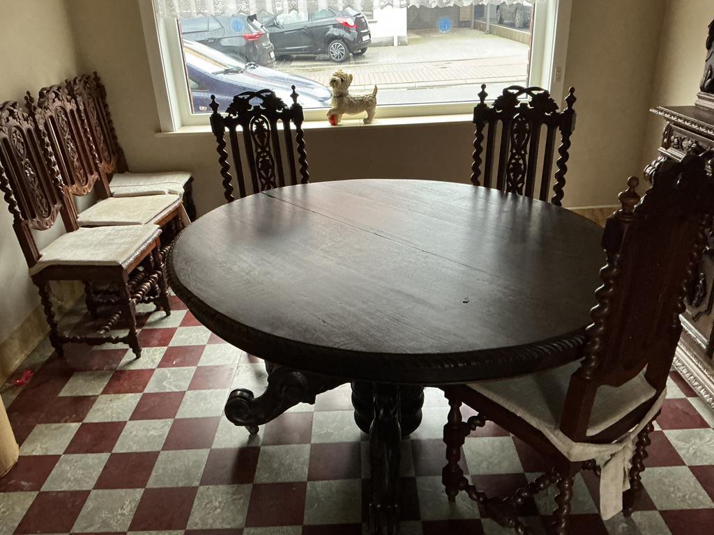Antieken tafel met 6 stoelen, Ophalen, Zo goed als nieuw