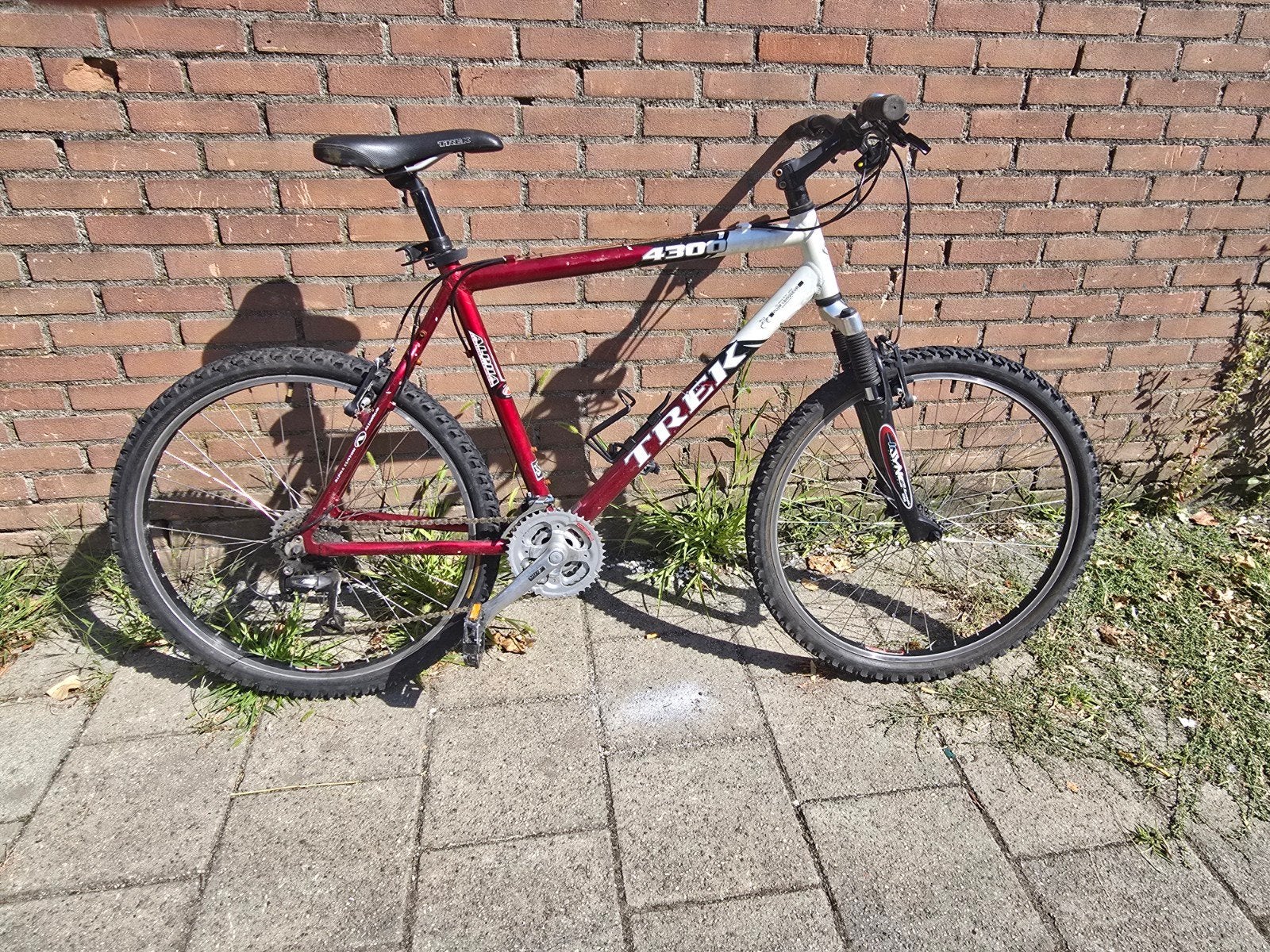 Trek 4300 Mountainbike - 21 Inch, 24 versnellingen, Vélos & Vélomoteurs, Vélos | Hommes | Vélos de sport & Vélo de randonnée, Utilisé