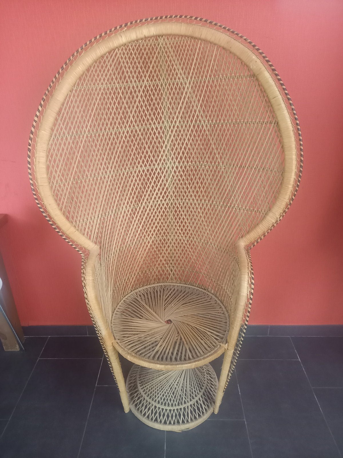 Pauwenstoel Emmanuelle stoel, Ophalen