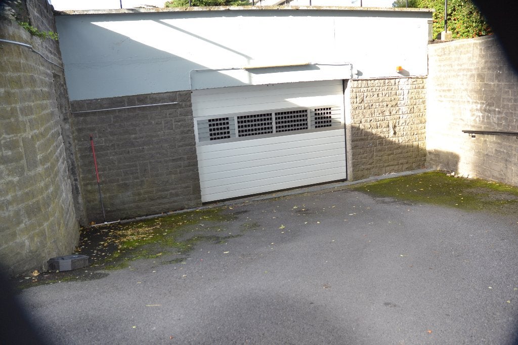 À vendre garage Linkebeek, Immo, Province du Brabant flamand