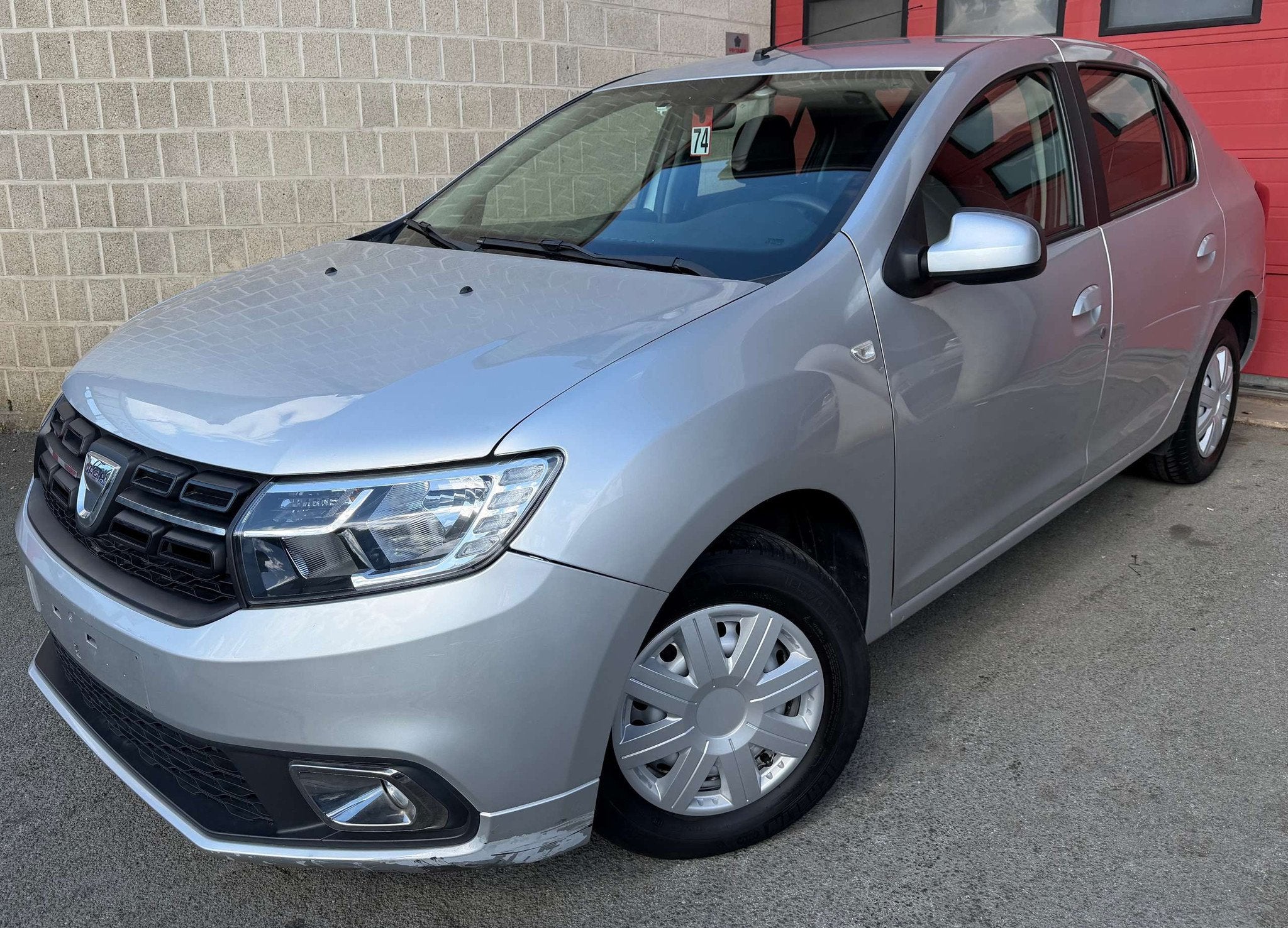 Dacia Logan 0.9 TCe Anniversary 2 + BRUIT CHAINE (bj 2016), 4 deurs, Sound system, Gebruikt, 899 cc