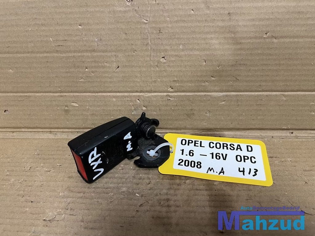 OPEL CORSA D rechts midden achter gordel sluiting 3 deurs 20, Gebruikt, Opel Automobile GmbH, Kontakt@opel-infoservice.de, Opel