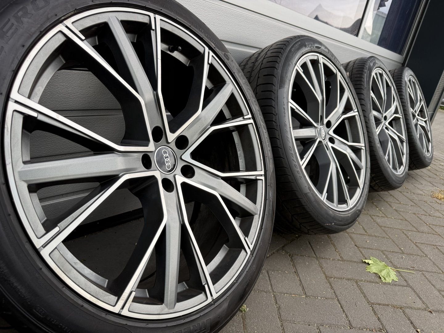 22 inch Audi Q8 E-tron S Sportback 50 55 Q7 4M velgen banden, Auto-onderdelen, Gebruikt, -, 265 mm, -