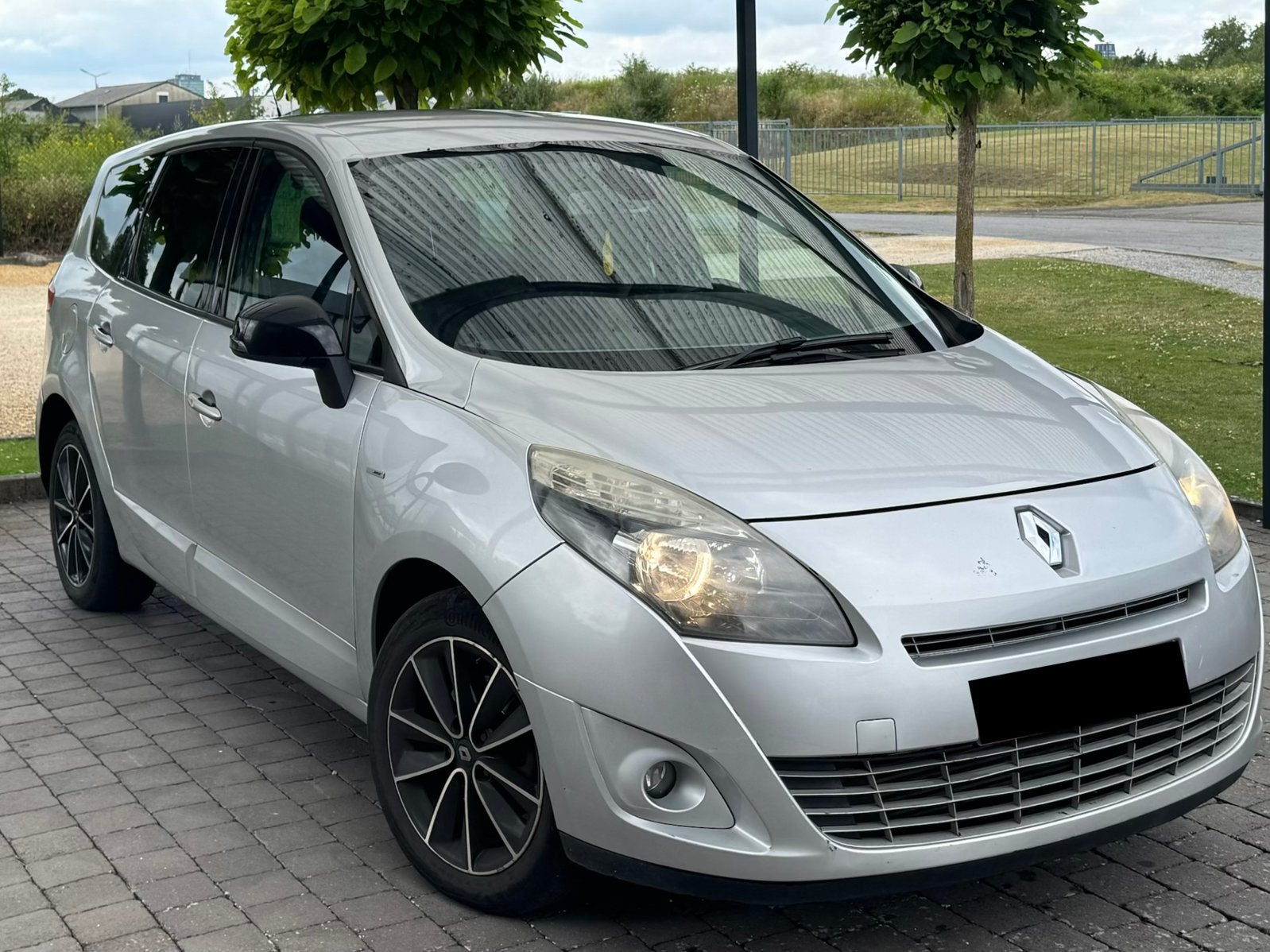 Renault Grande Scenic 1.9Dci Euro 5 Edition Bosse 7 Place, Autos, Achat, Boîte manuelle, Noir, 5 portes